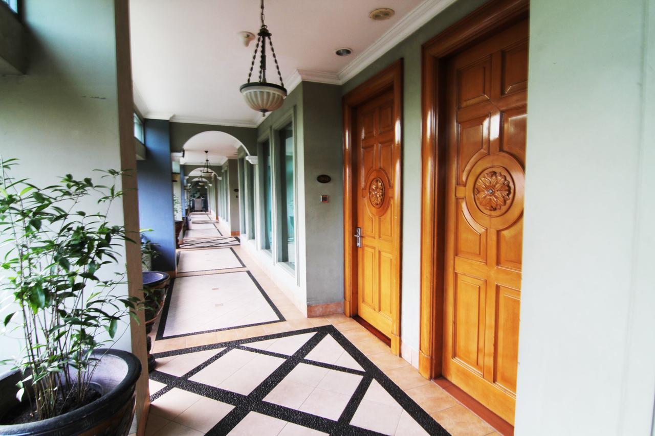 Geulis Boutique Hotel Бандунг Экстерьер фото