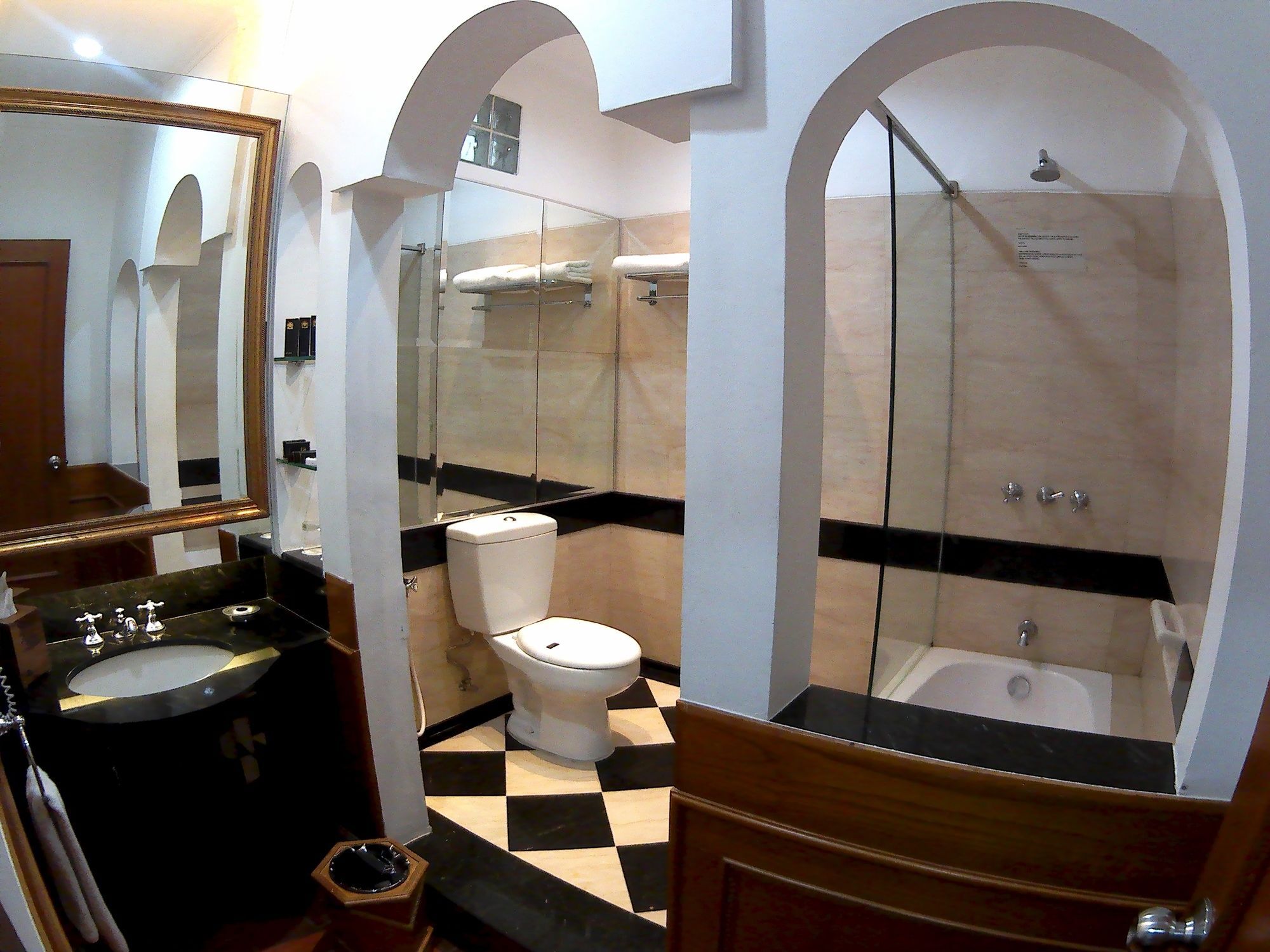 Geulis Boutique Hotel Бандунг Экстерьер фото