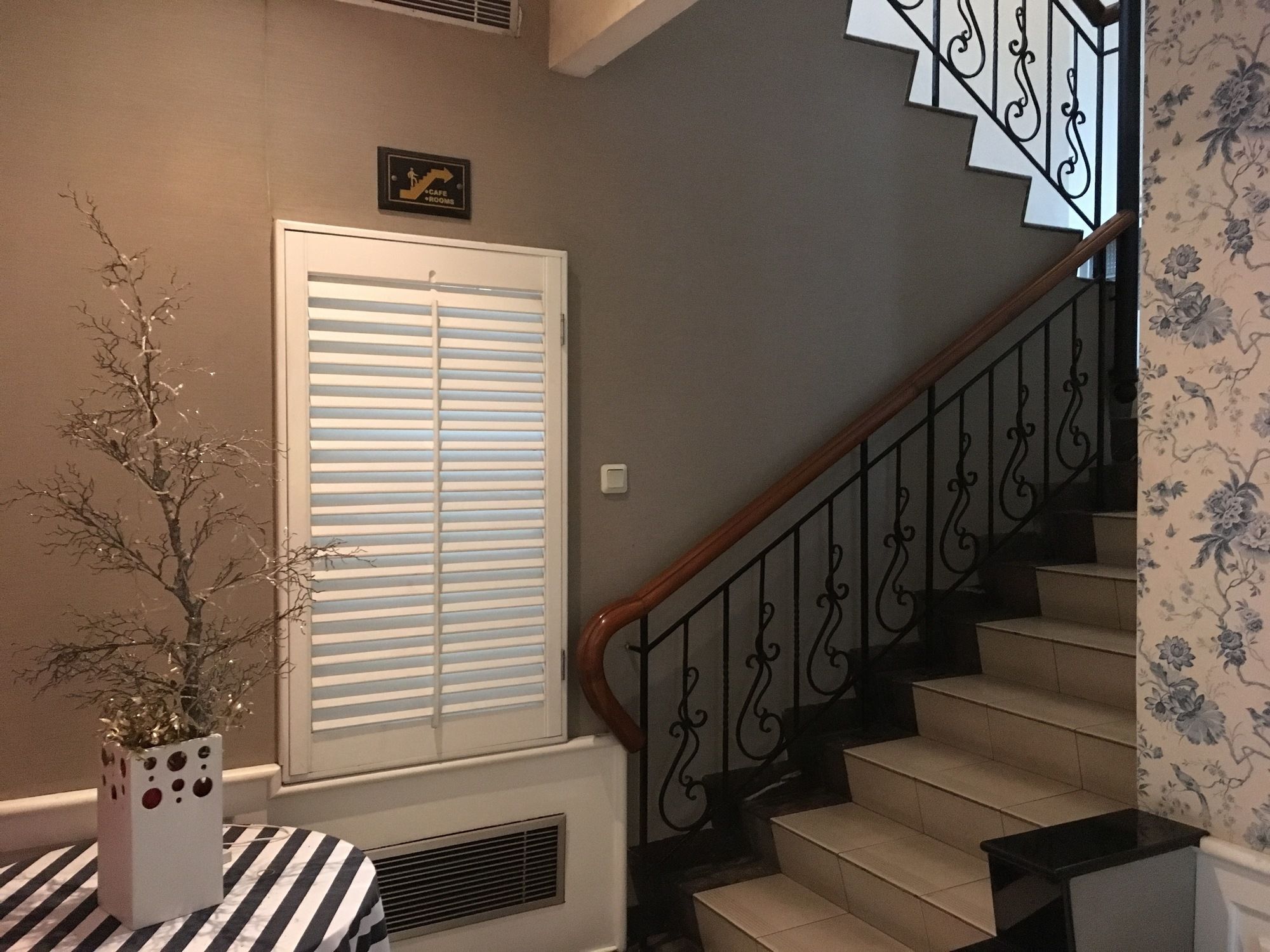 Geulis Boutique Hotel Бандунг Экстерьер фото